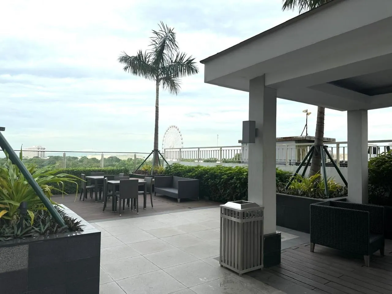 2 Bedroom Condo Apartment Near Picc, Ccp, Wtc & Star City At Coast Residences, Pasay City Manila 0*,