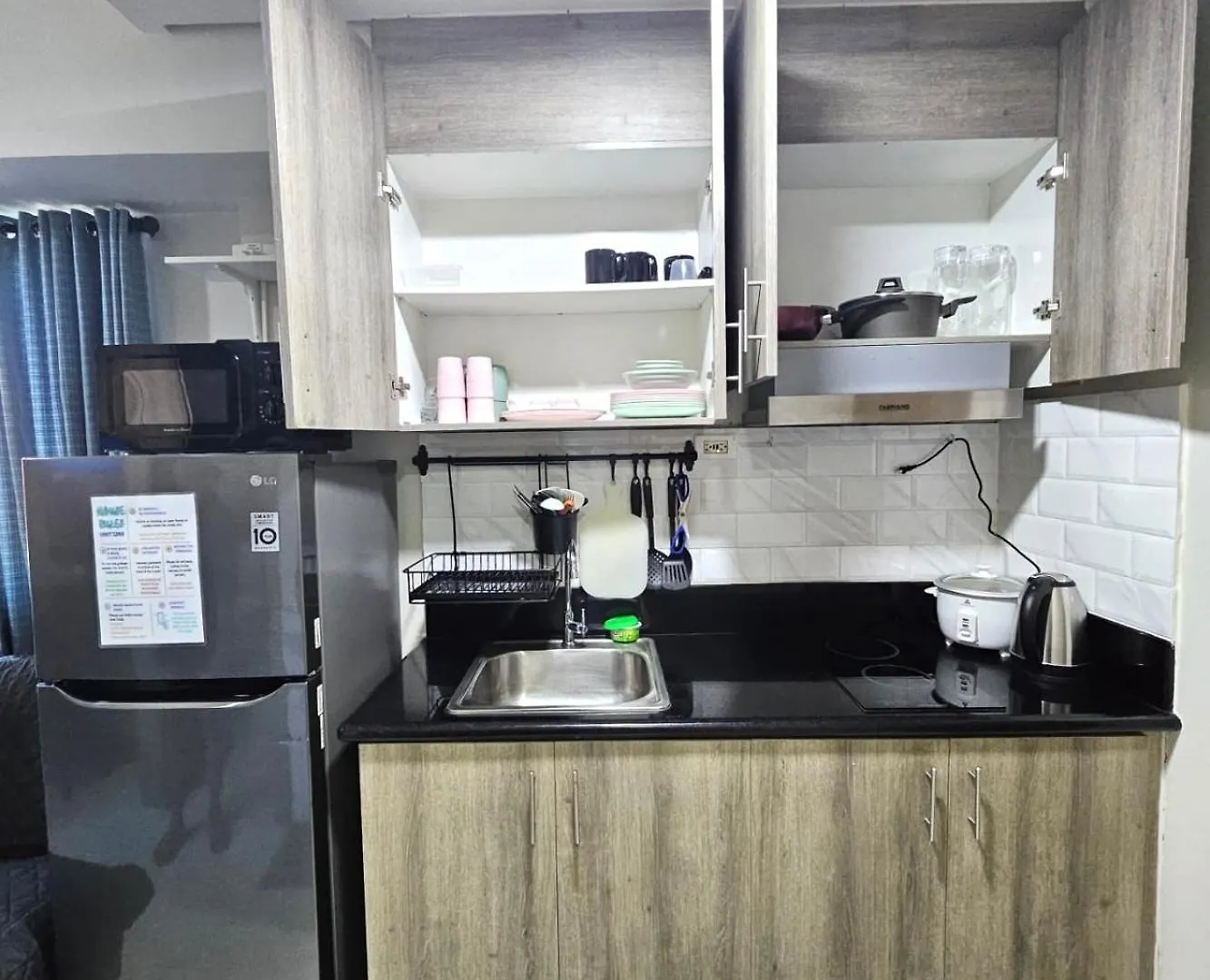 2 Bedroom Condo Apartment Near Picc, Ccp, Wtc & Star City At Coast Residences, Pasay City Manila